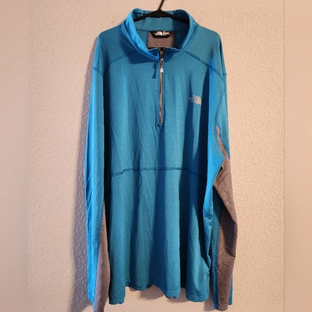 The North Face Men’s Blue 1/4 zip athletic long sleeve shirt size XL